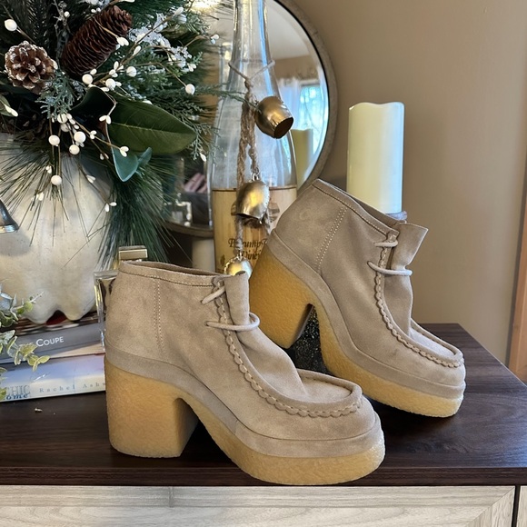 Chloé Jamie Suede Platform Lace-Up Booties - Picture 2 of 15